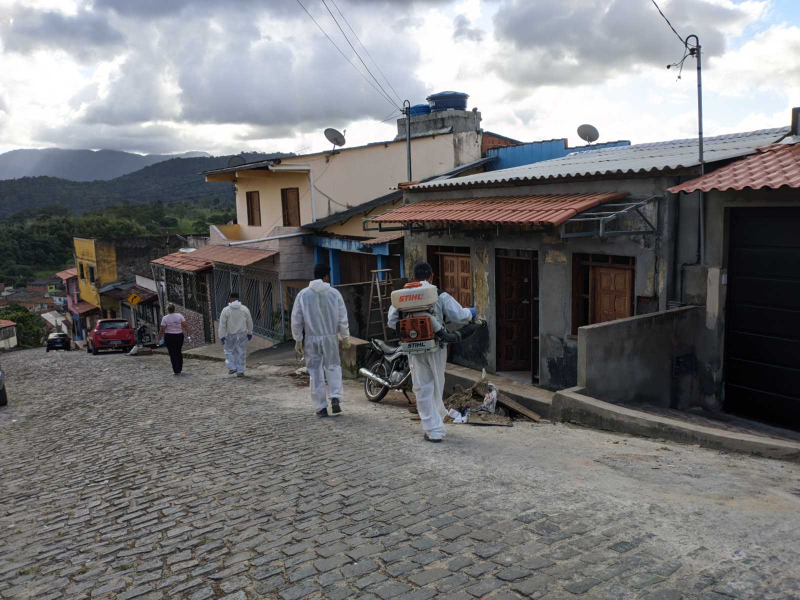 Camacã: Agentes de Endemias seguem com os serviços de Bloqueio Espacial no combate ao mosquito transmissor da Dengue

